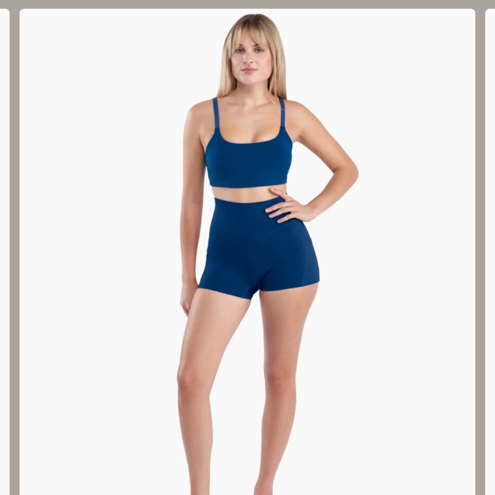 DISCONTINUED NWT Namarie Non Toxic Liza Short 3" Inseam Bolt XS